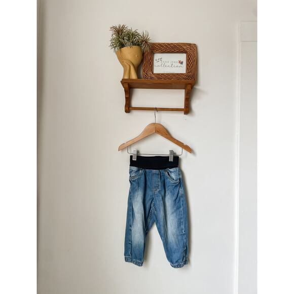 H&M jeans with stretchy waist - Picture 1 of 5